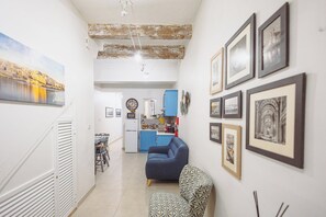 Living area - Cosy Studio in the Heart of Valletta (Valletta)