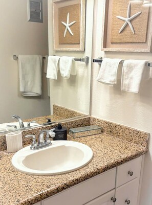 Deluxe appartement, 1 slaapkamer, uitzicht op tuin | Badkamer