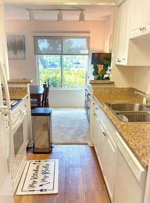 Deluxe appartement, 1 slaapkamer, uitzicht op tuin | Privékeuken