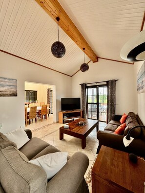 TV - Luxury South-Facing 4-Bed Villa in Caleta| Frontline Golf | Panoramic 360° Views (Castillo Caleta de Fuste)