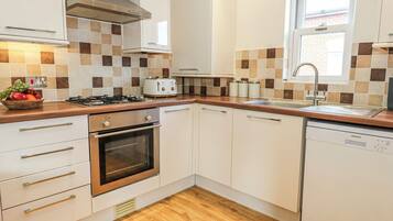 Dishwasher, cookware/dishes/utensils