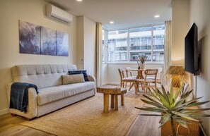 TV - Close to the beach (quarteira)