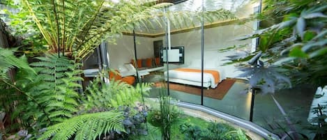 Chambre supĂ©rieure, 1 chambre, patio, vue sur le jardin | Coffre-fort, bureau, rideaux dâobscurcissement, systĂšme dâinsonorisation