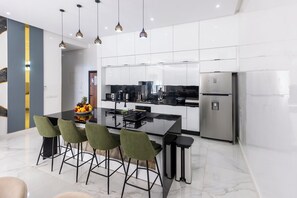 Private kitchen - Villa Ramona | 4CH | 4SB | Fast Wi-Fi | Private Pool | Atlas View (MARRAKECH)