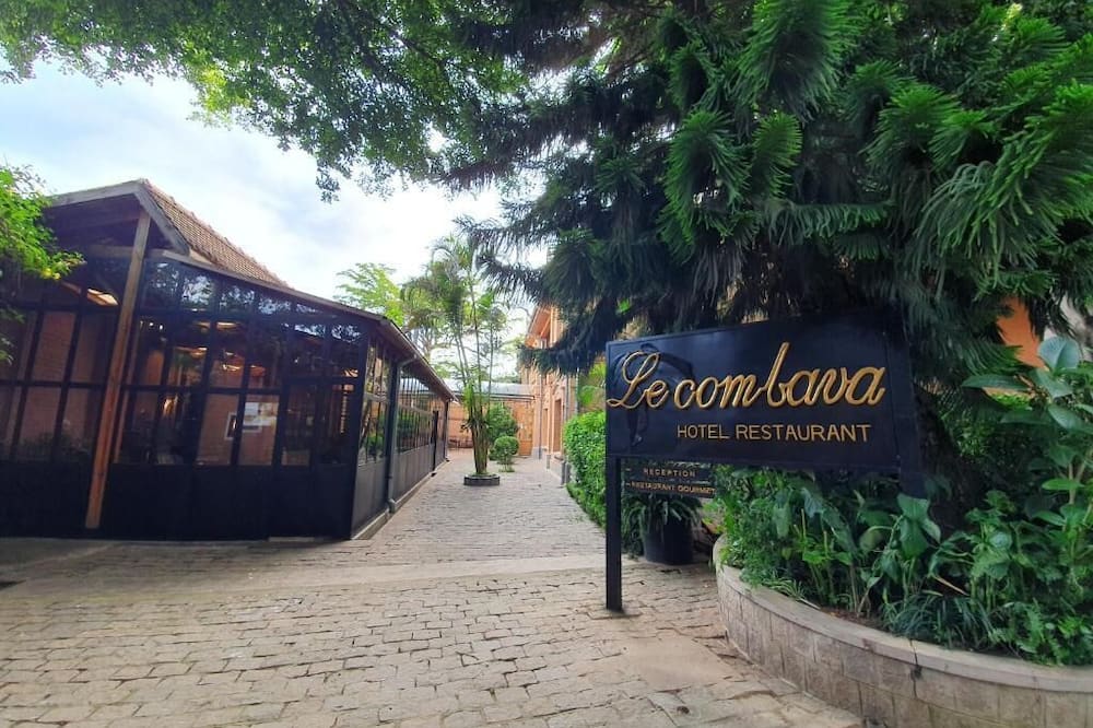 Le COMBAVA Hôtel Restaurant