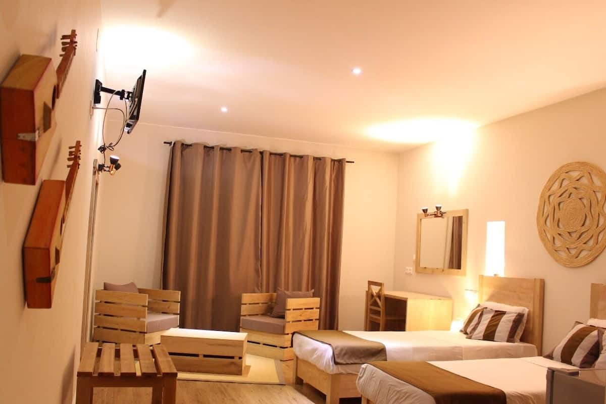 Quarto casal, sacada, vista para o pátio