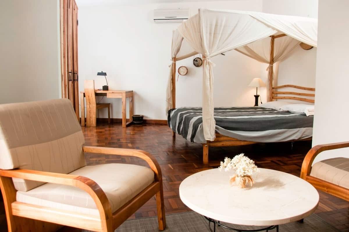 Suíte família, sacada, vista para o pátio