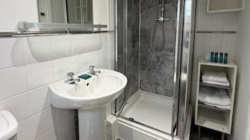 Classic-Chalet, Gartenblick | Badezimmer