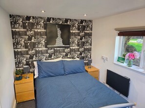 Alpehytte – classic, hageutsikt