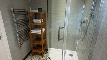 Classic-Chalet, Gartenblick | Badezimmer