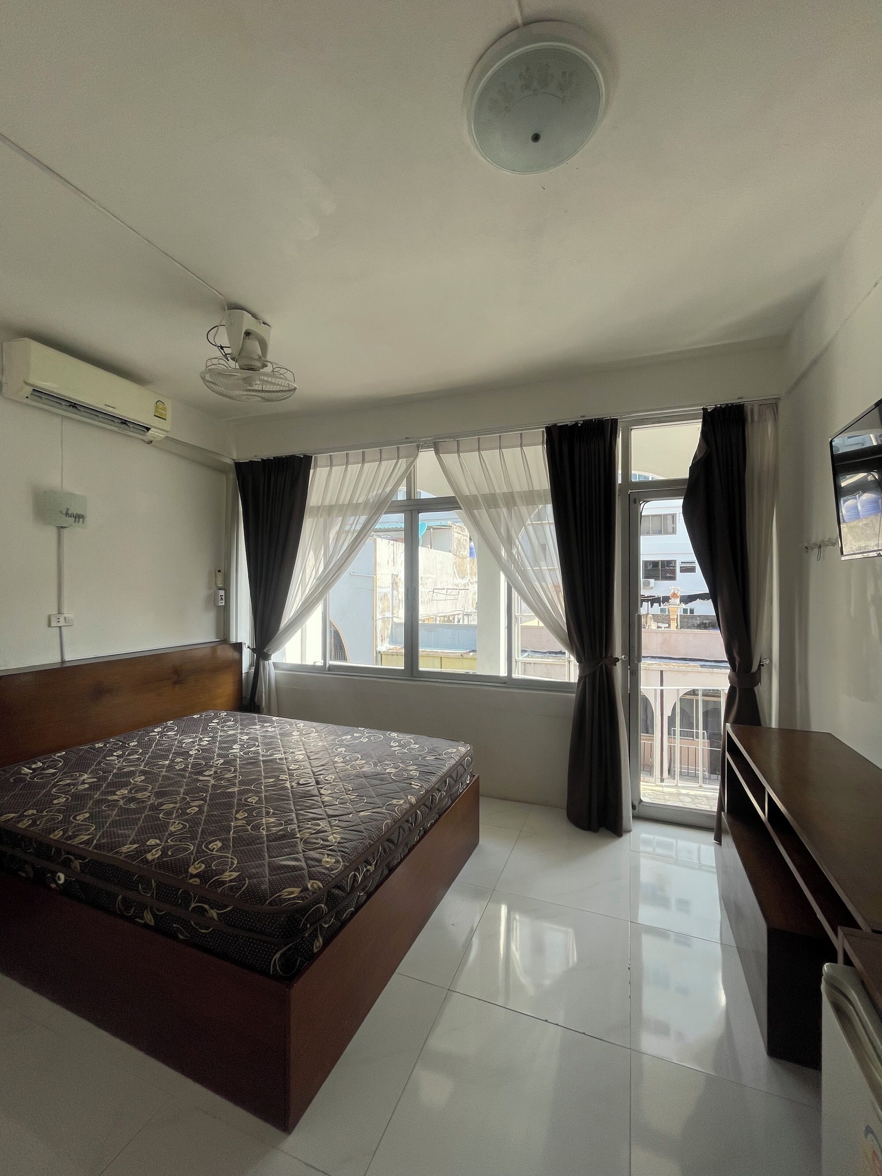 Economy-studio, kaupunkinäköala