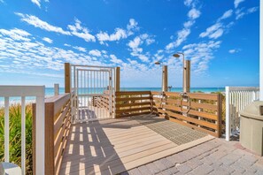 Terrace/patio - 🌊Stunning Gulf Views | 2 Pools | Great Location | Seychelles 603🌊 (Panama City Beach)