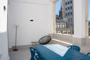Outdoor dining - 504 - A33 Signature | Penthouse | Terr | 2BR | 6G (Madrid)