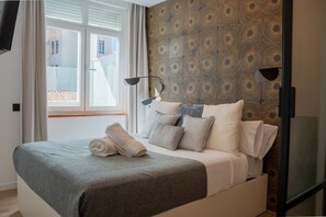 Iron/ironing board, WiFi, bed sheets - 504 - A33 Signature | Penthouse | Terr | 2BR | 6G (Madrid)