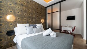 2 bedrooms, iron/ironing board, WiFi, bed sheets - 504 - A33 Signature | Penthouse | Terr | 2BR | 6G (Madrid)