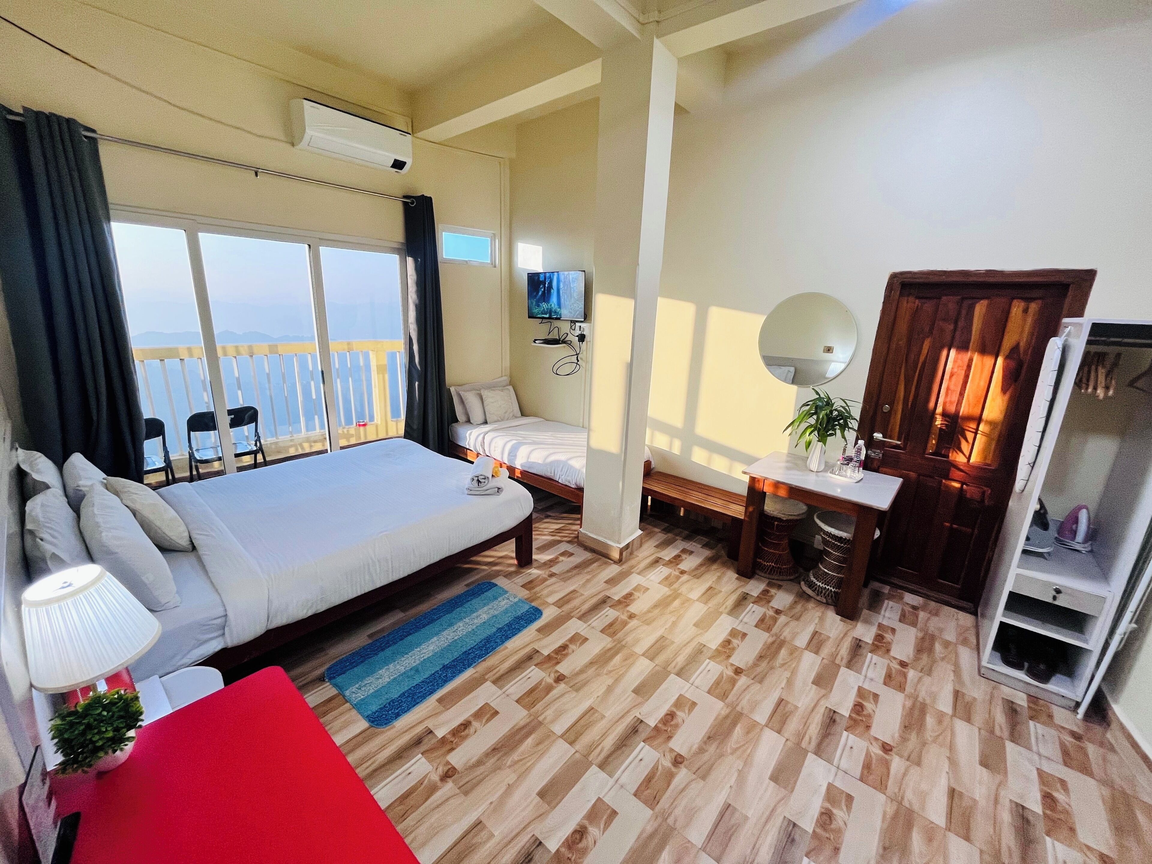 Deluxe Studio, Balcony, Mountain View