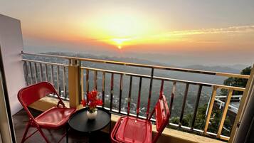 Luxury Double Room, Balcony, Mountain View | Terrace/patio