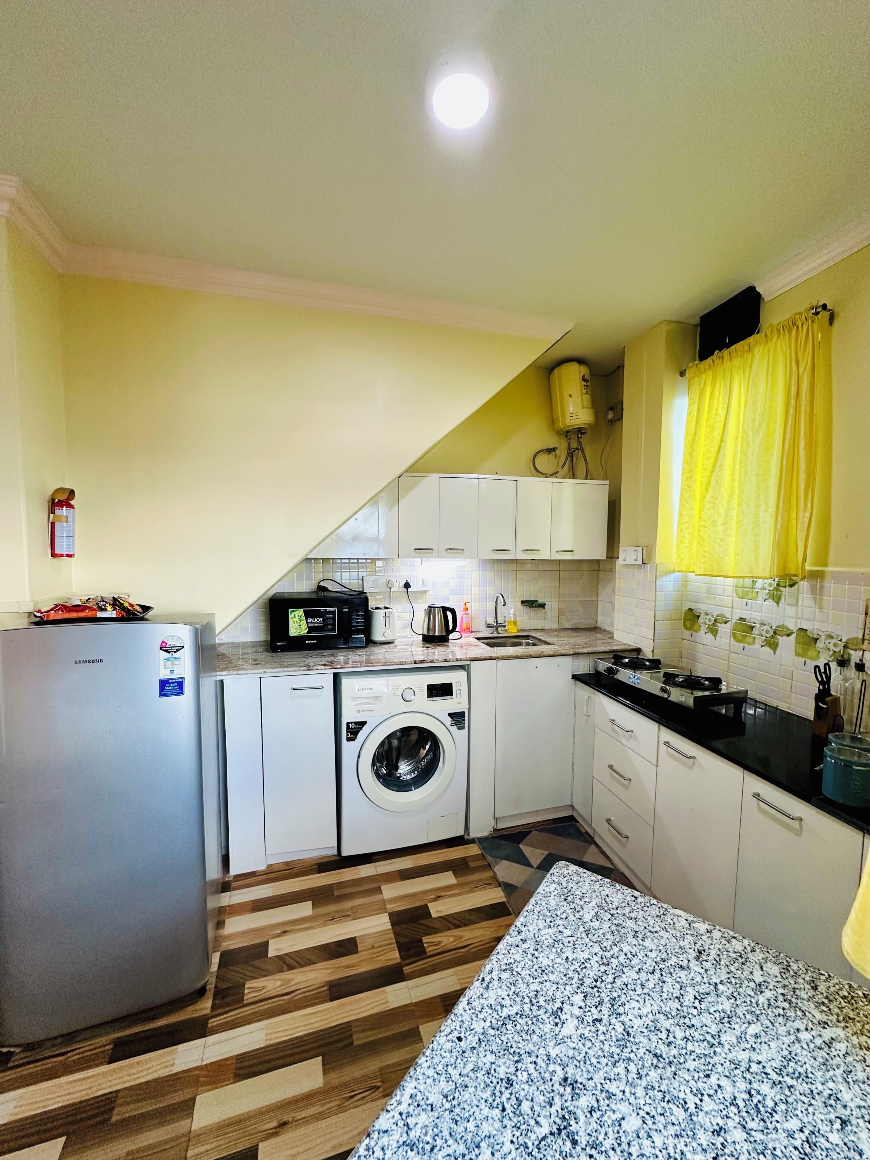 Standard Studio, Kitchenette, Mountain View | Private kitchen