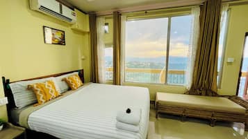 Family Studio Suite, Balcony, Mountain View