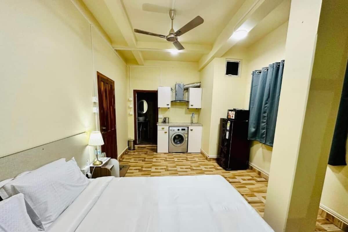 Deluxe-studiolejlighed - køkken - udsigt til gårdsplads