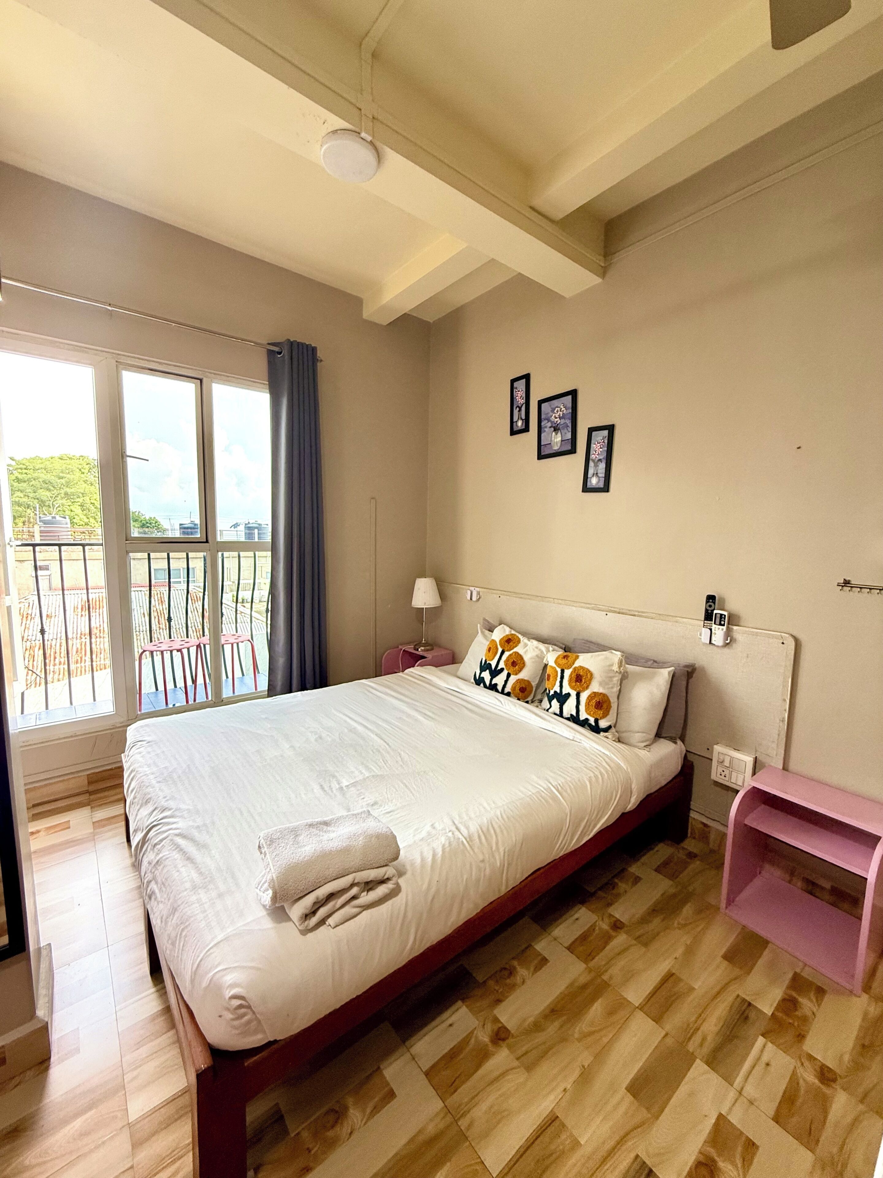 Deluxe Studio, Kitchen, Courtyard View | Minibar, desk, blackout curtains, iron/ironing board