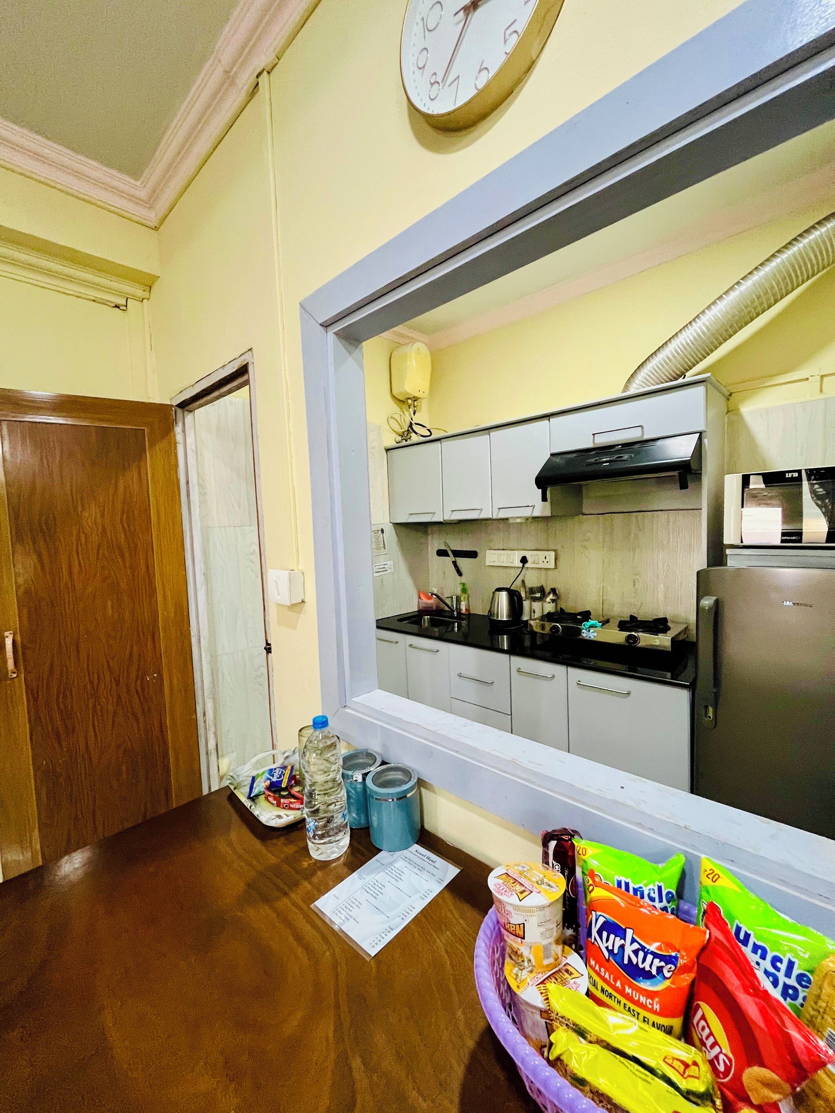 Family Studio Suite, Balcony, Mountain View | Private kitchen