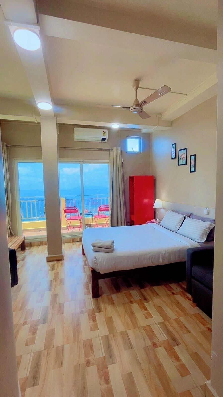 Panoramic Double Room | Minibar, desk, blackout curtains, iron/ironing board