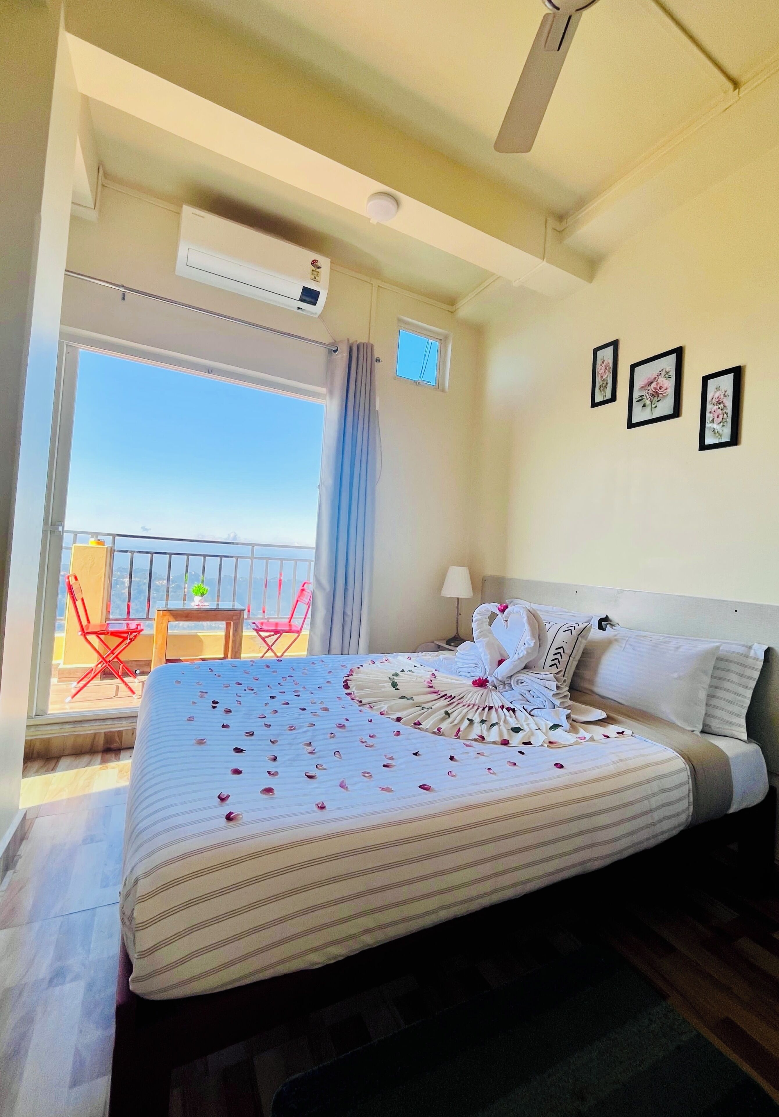 Kamar Double Mewah, balkon, pemandangan gunung | Interior