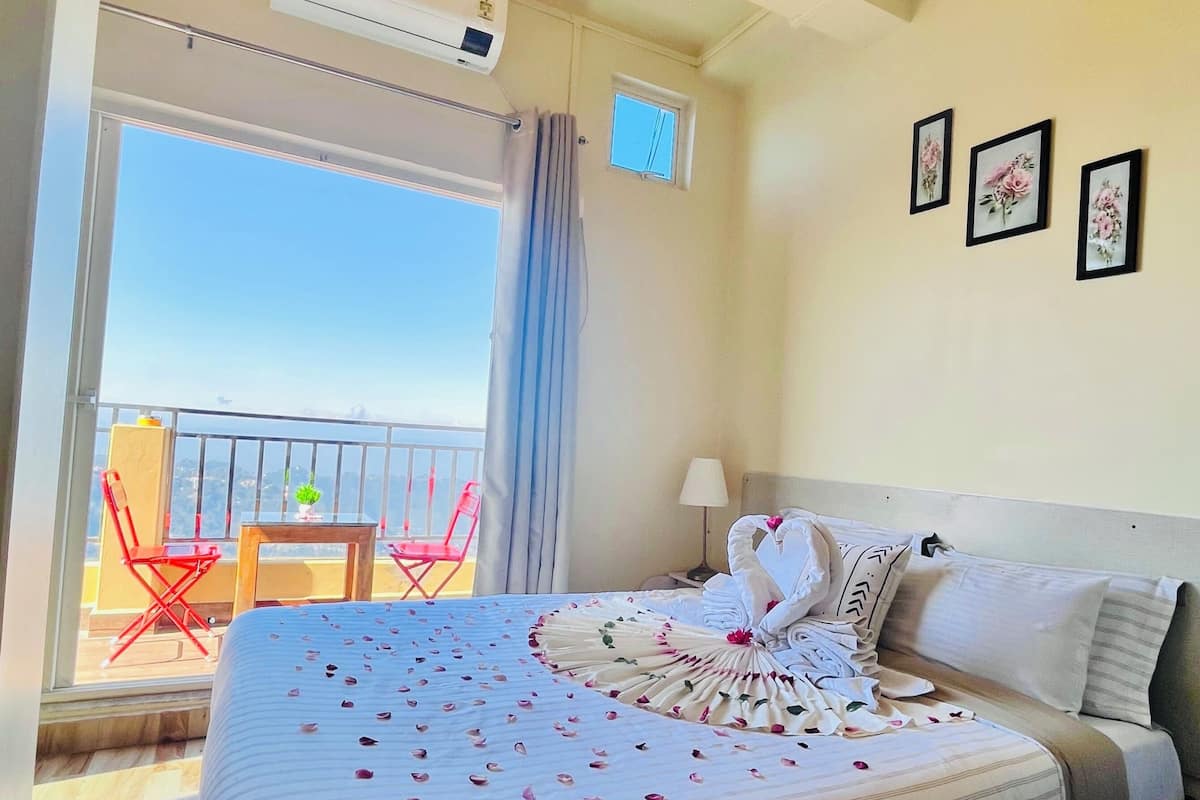 Kamar Double Mewah, balkon, pemandangan gunung | Interior