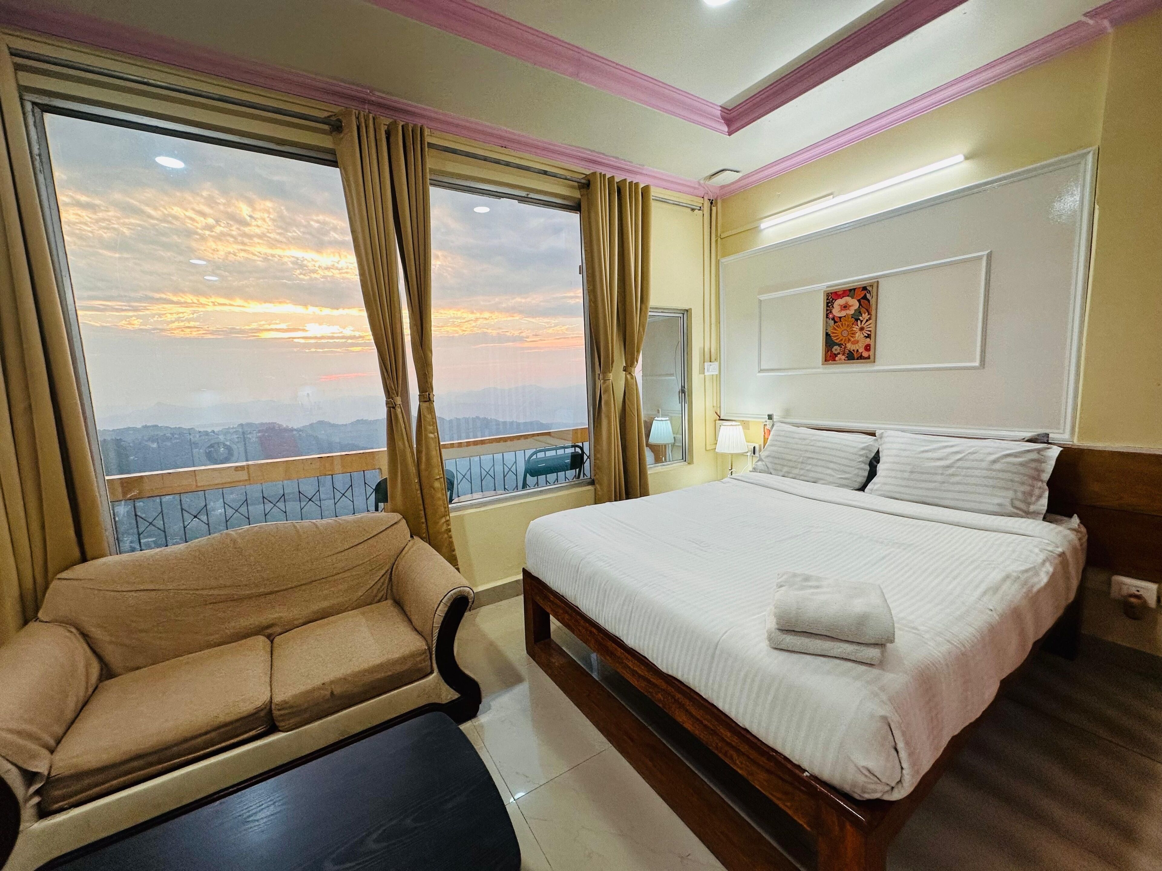 Family Studio Suite, Balcony, Mountain View