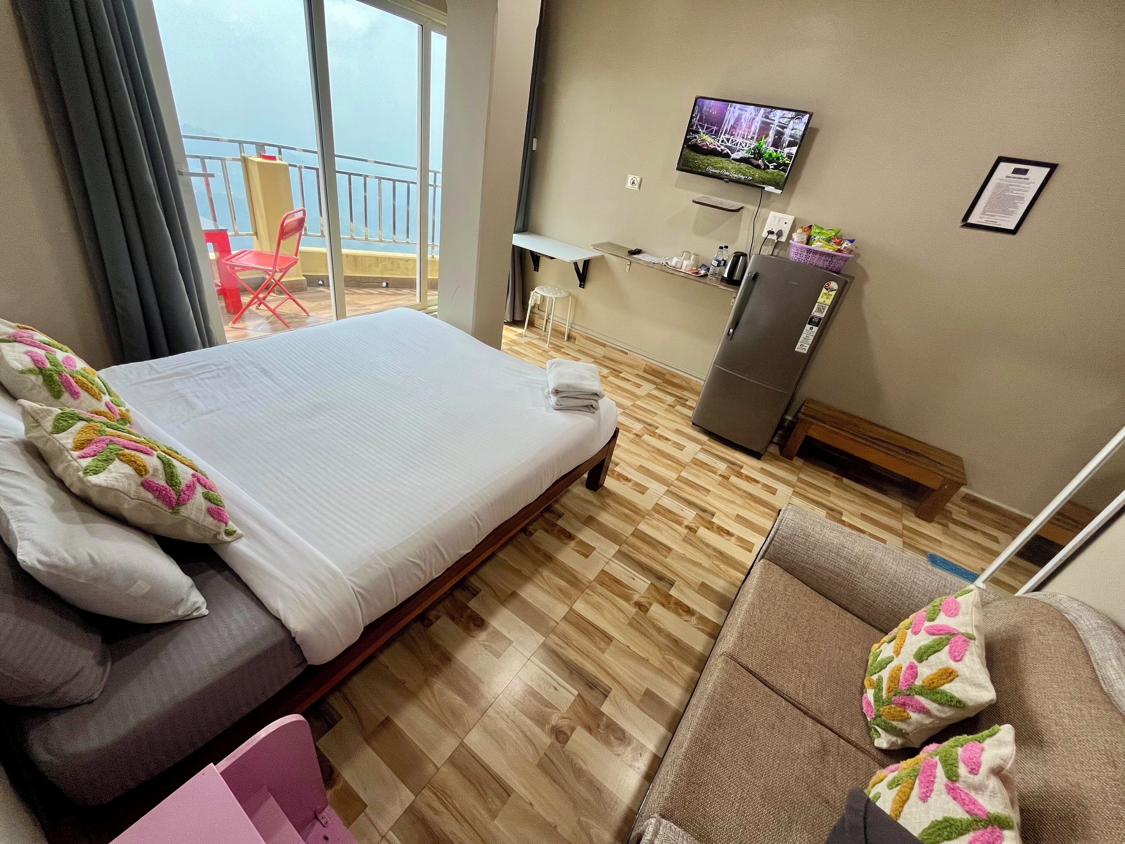 Luxury Double Room, Balcony, Mountain View
