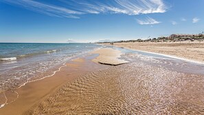On the beach - 🏡 Holiday apartment in Oliva Nova Golf (Valencia) (Oliva)