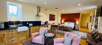 Black Isle Bar Apartment in Fort William Town Centre