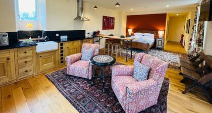 Black Isle Bar Apartment in Fort William Town Centre