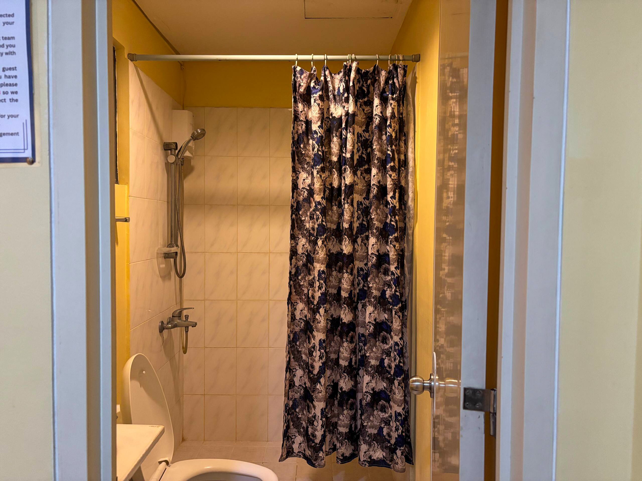 Deluxe Double Room | Bathroom | Shower, toilet paper