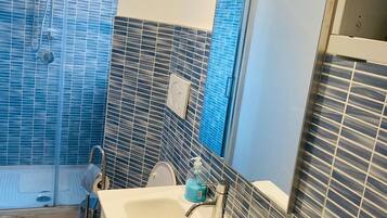 Condo | Desk, iron/ironing board, free WiFi