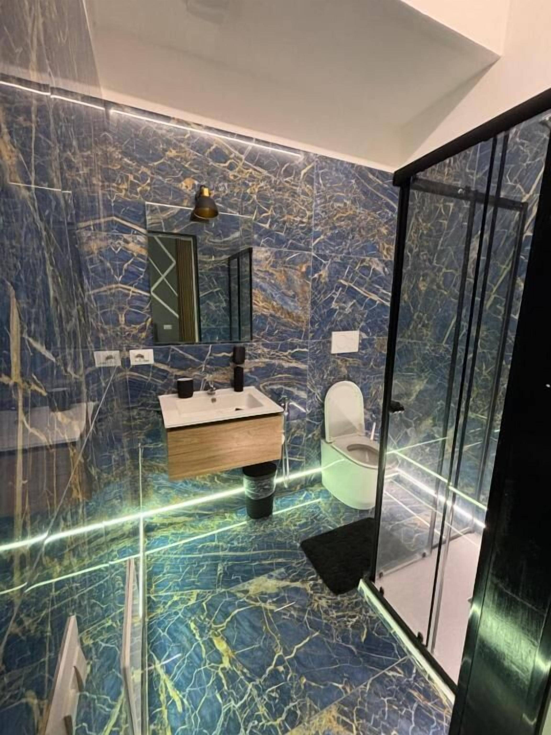 Doppia Deluxe | Bagno | Doccia, asciugacapelli, asciugamani, sapone