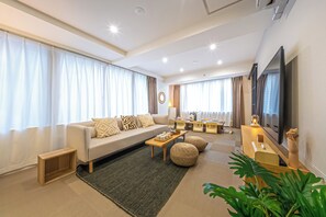 Living area - POKA HOTEL AOYAMA SIX (Tokyo)