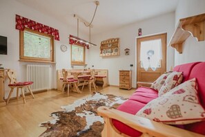Flat-screen TV - I Folli di Alleghe Apartment - Parking (Caprile)