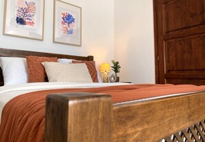 1 bedroom, iron/ironing board, free WiFi, bed sheets - Cozy Island Suite In an Azorean Village! Large Family Suite with tons of charm. (Remédios)