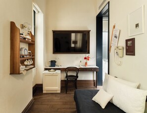 LARGE | Living area - Ergon House Ermou (Athens)