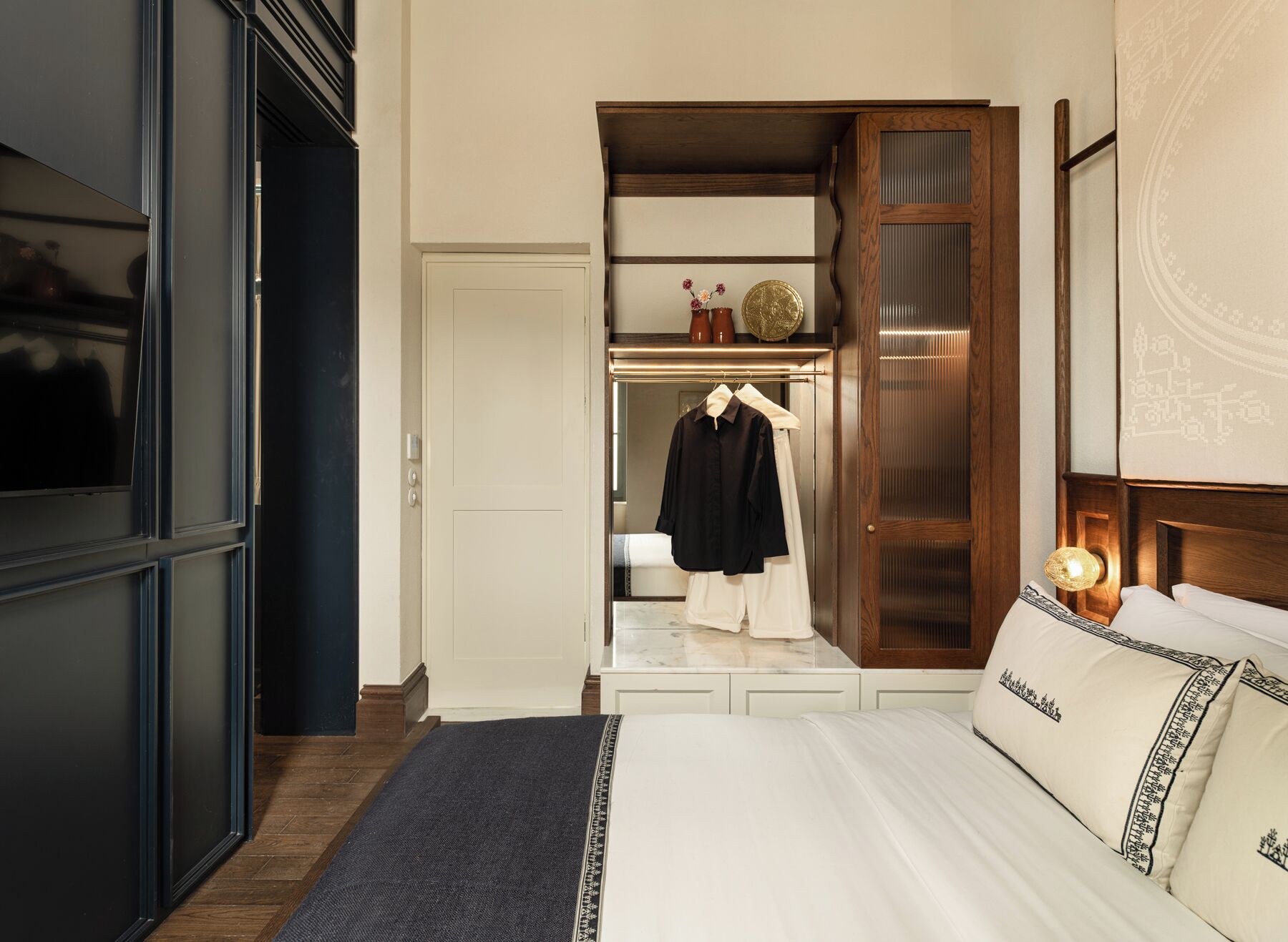 Minibar, in-room safe, soundproofing, iron/ironing board