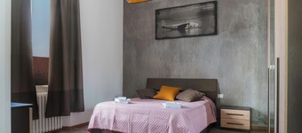 Lisa House center&port