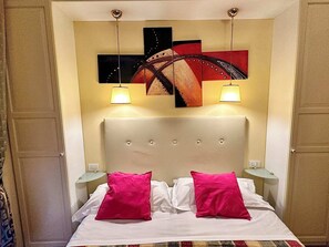 1 bedroom, free WiFi - Double with Terrace - InternoUno Deluxe - Via Lorenzo il Magnifico (Roma)