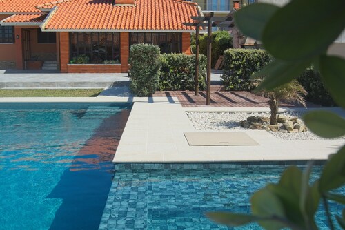 OLA Guesthouse - Villa entière à 5 min de la plage avec piscine et jardin
