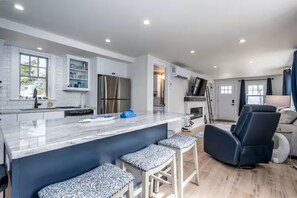 Private kitchen - X Marks the spot (Dennis)