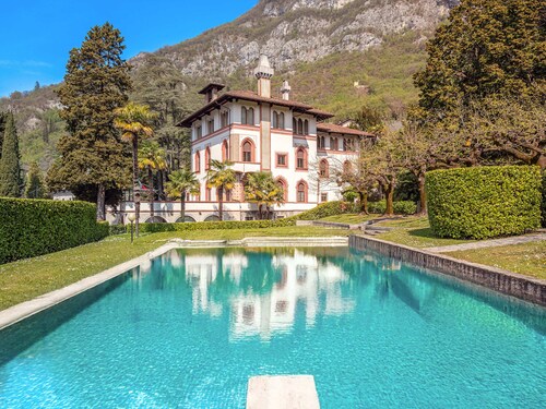 Apartment in villa eclettica sul Lago di Como