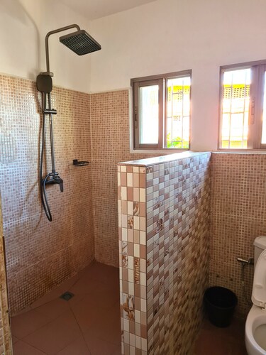 Spacious, fully-equipped apartment with air conditioning+wifi+guardians