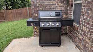 Terrace/patio - Spacious 5BR Fayetteville Retreat w/ 6 Beds  10 Min to Campus (Fayetteville)