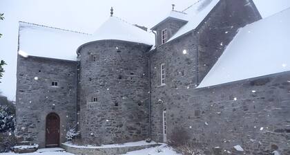 Bed & Breakfast 'Chambres D'hôtes Dans Un Manoir Du' mit Gemeinschaftsterrasse, Garten & WLAN